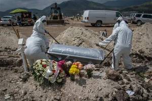 COVID-19 ha matado ya a mil 221 personas en México