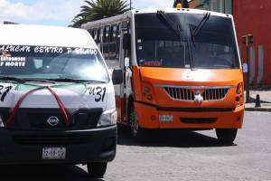 6 atracos semanales a transporte público en Puebla