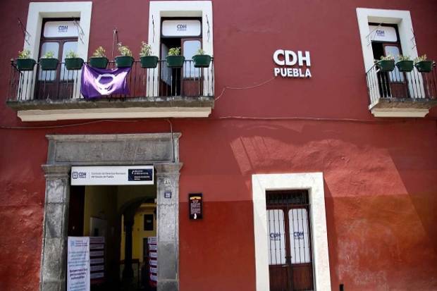 CDH Puebla emite recomendación por violación de derechos a alumnos de bachiller