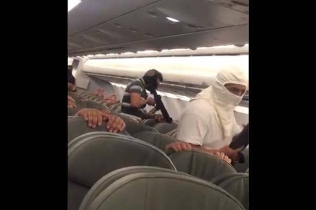 Se confunden con video de simulacro de secuestro de avión en México