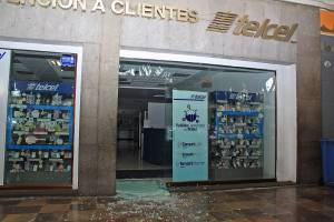 Maleantes dieron &quot;cristalazo&quot; a sucursal Telcel del Zócalo de Puebla