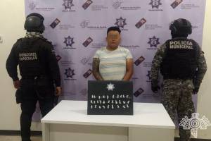 Defraudador colombiano del &quot;gota a gota&quot; fue detenido con 80 dosis de droga en Tehuacán