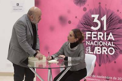 Beatriz Gutiérrez, esposa de AMLO, estuvo en la Feria del Libro de la BUAP