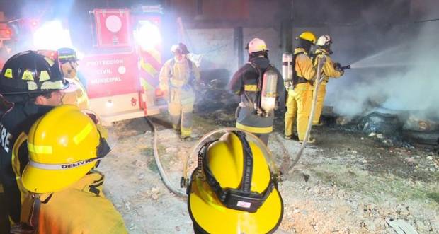 Casa de cartón fue consumida por incendio en Playas del Sur