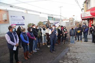 Eduardo Rivera Pérez supervisa avance de pavimentación en Camino Real