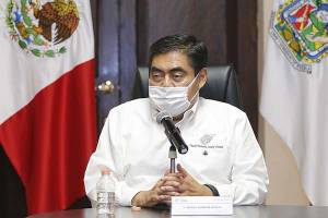 El estado de Puebla ha enfrentado solo la pandemia: Miguel Barbosa