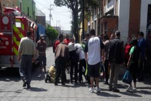 Una joven destapó y se arrojó a una alcantarilla en Puebla