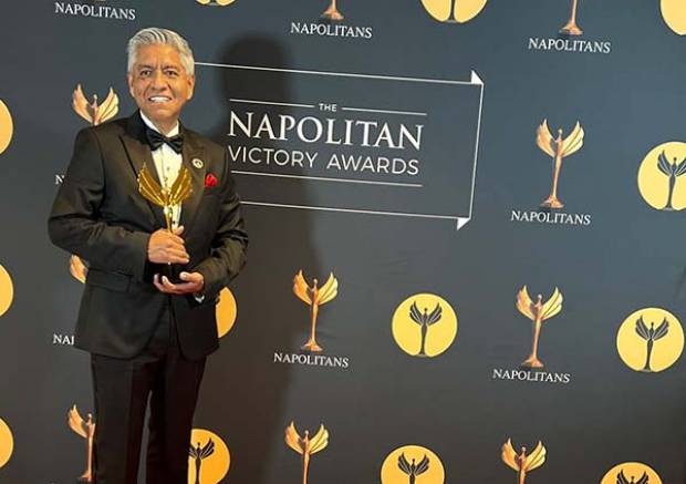Javier Sánchez Galicia gana premio Napolitan Victory Awards en EU