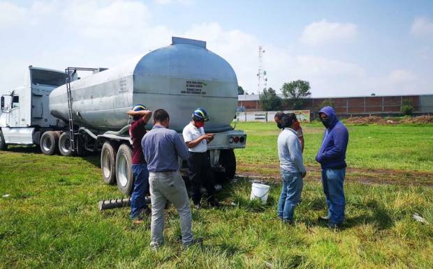 Detienen a pipa descargando aguas residuales en áreas verdes de la zona del Cuauhtémoc