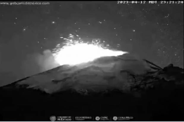 VIDEO: Popocatépetl registra explosión y arroja material incandescente