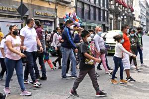 Aún sin vacuna COVID, un millón 400 mil adultos en Puebla: Sedena
