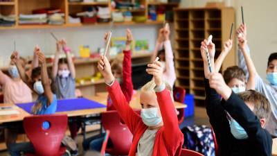 ONU llama a reabrir escuelas para evitar “catástrofe generacional”