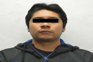Se hacía pasar por policía y es detenido con más de 90 mil pesos en Puebla