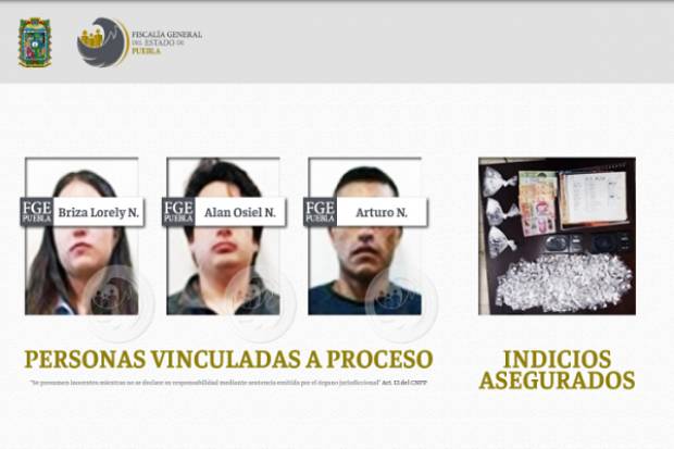 Cateo en Teziutlán deja más de 500 dosis de droga confiscada y tres detenidos