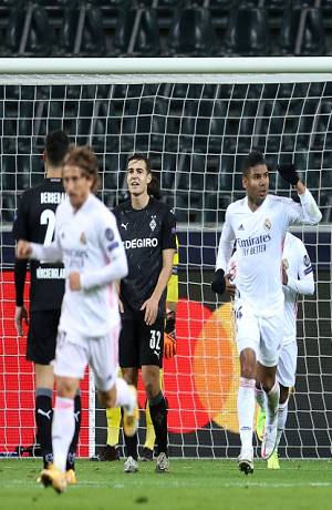 Real Madrid rescató empate de último minuto ante Borussia Mönchengladbach