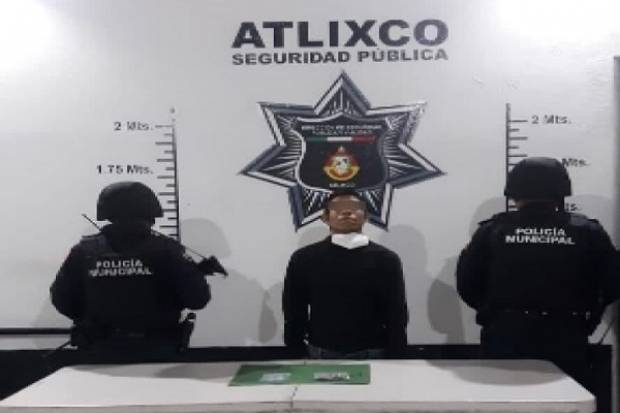 Sujeto en posesión de droga es detenido en Atlixco