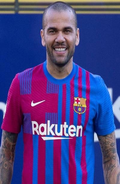 Pumas quiere a Dani Alves y lanza propuesta de contratación