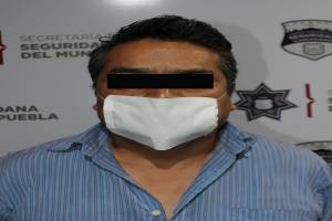 Taxista de día, ladrón de noche; fue capturado tras saquear Oxxo en Puebla