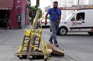 Buscarán en negocios de chatarra y refacciones usadas las tapas de registro robadas en Puebla Capital