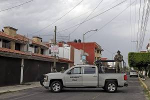 FOTOS: Elementos de la Marina y FGR catean vivienda en la colonia El Cerrito