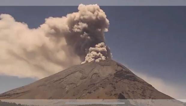 Prevén caída de ceniza al sur del Popocatépetl por explosión de mediodía