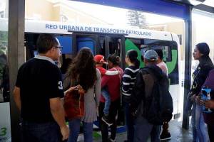 Barbosa analiza crear tren ligero para la zona metropolitana de Puebla