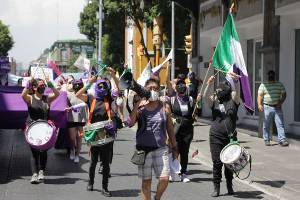 Previo al Día de la Mujer, feministas salen a las calles de Puebla