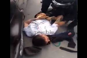 VIDEO: Policías Municipales detienen a narcomenudista en la colonia Tres Cerritos