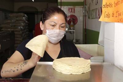 Tortillerías poblanas en crisis; ventas caen 70%