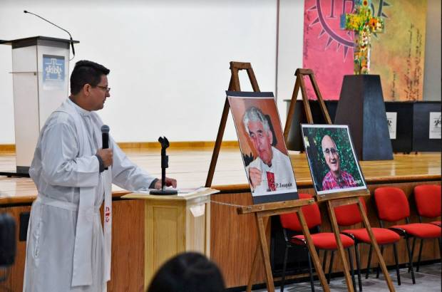 Confirman recuperación de cuerpos de dos jesuitas asesinados en Chihuahua