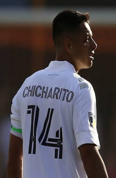 Chicharito es sancionado por la MLS tras participar en trifulca