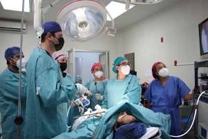 ISSSTEP realiza cirugías en beneficio de habitantes de la Sierra Norte