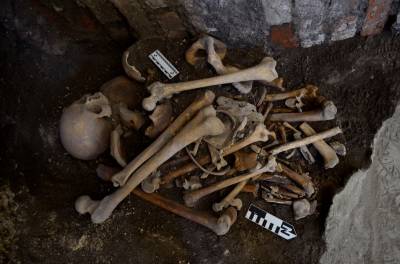 Hallan entierros humanos asociados a la Intervención Francesa en San Javier