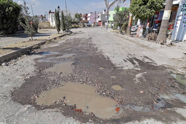 Existe rezago de pavimentación en Puebla; 60% de las vialidades dañadas