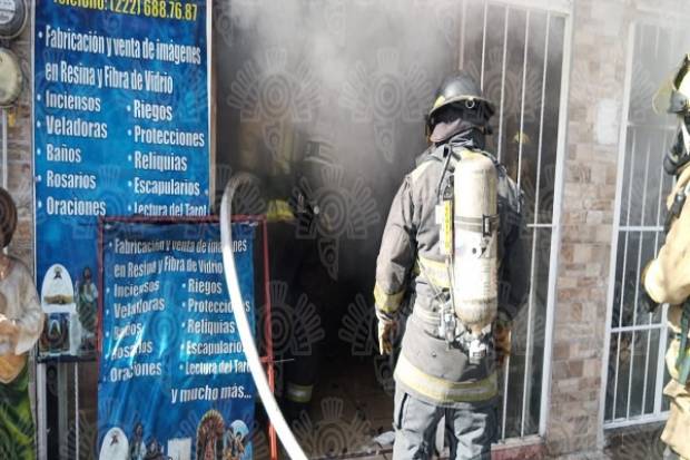 Bomberos sofocaron incendio en negocio de la colonia Las Cuartillas