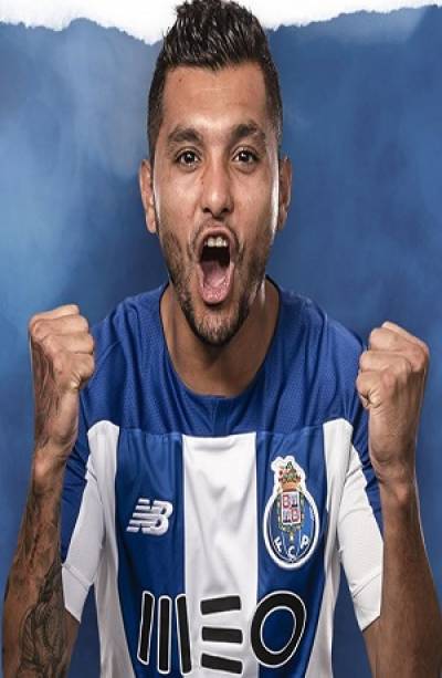 Tecatito Corona anotó gol y luego fue expulsado en victoria del Porto