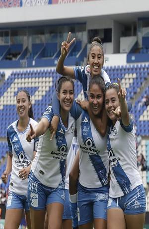 Puebla Femenil golea 6-2 al San Luis en el Cuahtémoc
