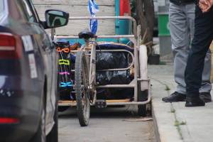 Hallan cadáver embolsado en un triciclo en colonia San Miguelito de Puebla Capital