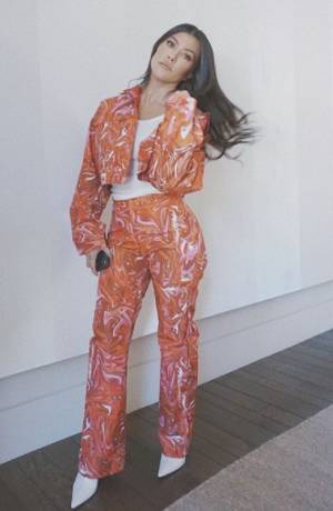 Kourtney Kardashian sorprendio con sexy atuendo