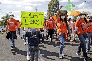 Estudiantes de la UDLAP marcharon al zócalo de Puebla