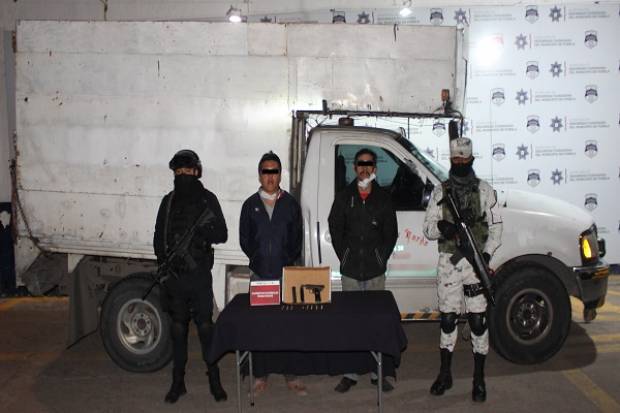 Sujetos con pistola en mano fueron asegurados en San Pablo Xochimehuacán