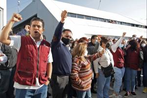 Protestan trabajadores de la SEP Puebla