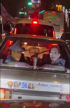 VIDEO: Taxista lleva &quot;al cielo&quot; a Valentín Elizalde y Gustavo Ocaña