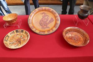 Restauran 17 piezas cerámicas arqueológicas de museos comunitarios de Puebla