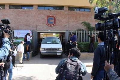 Detienen a abuelo del niño que mató a maestra en Torreón