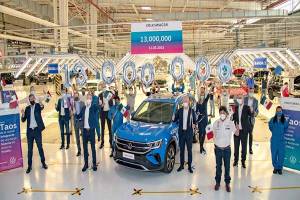 Volkswagen de México produce el automóvil 13 millones en su planta de Puebla