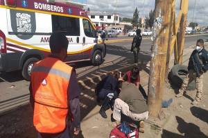 Hombre intentó suicidarse arrojándose de un puente peatonal en San Pedro Cholula
