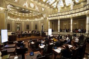 No más fuero a gobernador, diputados y magistrados, pide Barbosa al Congreso