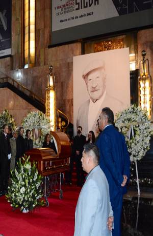 Bellas Artes abrió sus puertas para homenaje a Ignacio López Tarso