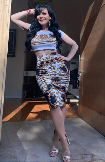 Maribel Guardia cautiva con postal de su figura en Instagram